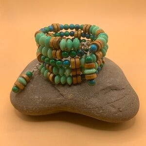 Elegant Green Beaded Bracelet